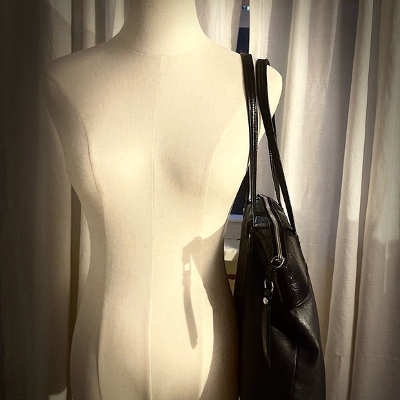 Coach - Picture 2 of 6